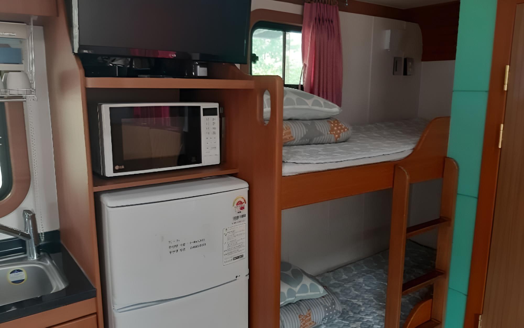 Room (Caravan 1 (Barbecue Set + Breakfast +) photo 3