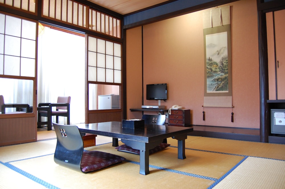 Japanese Style Deluxe Room With Open-Air Bath, Shared Toilet, 2nd Floor, For 3 Guests photo 3