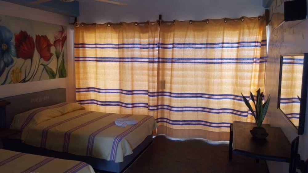Basic Room, Balcony, Bay View photo 3