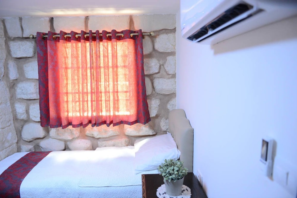 Deluxe Double Room Single Use photo 3