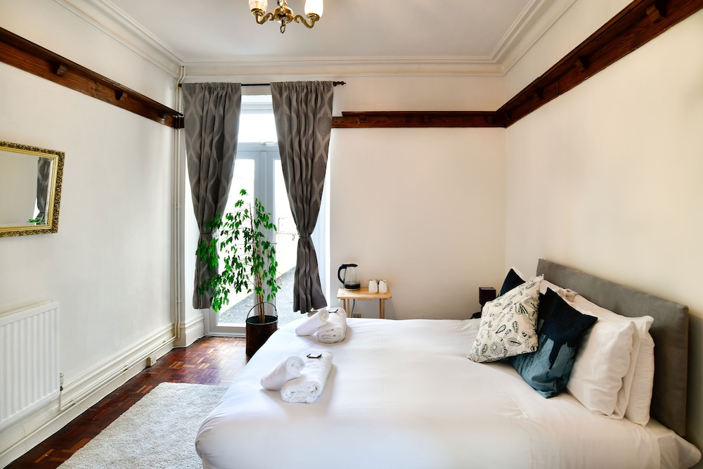 Standard Double Room, 1 Double Bed, Shared Bathroom, Ground Floor photo 3