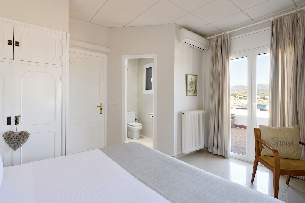 Superior Double Room, Terrace, Sea View photo 2