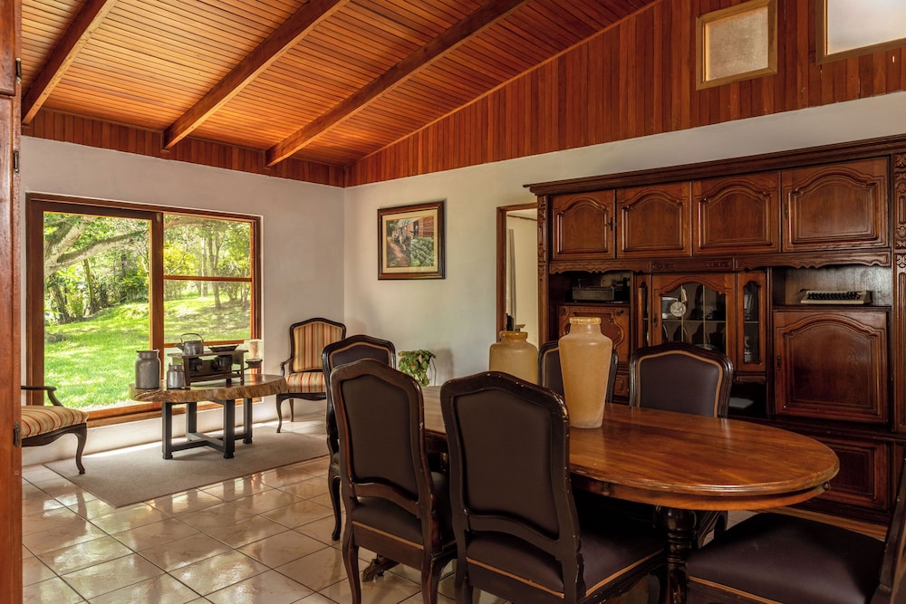 Executive Room - Photo 6