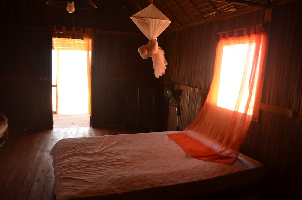 Traditional Bungalow photo 2
