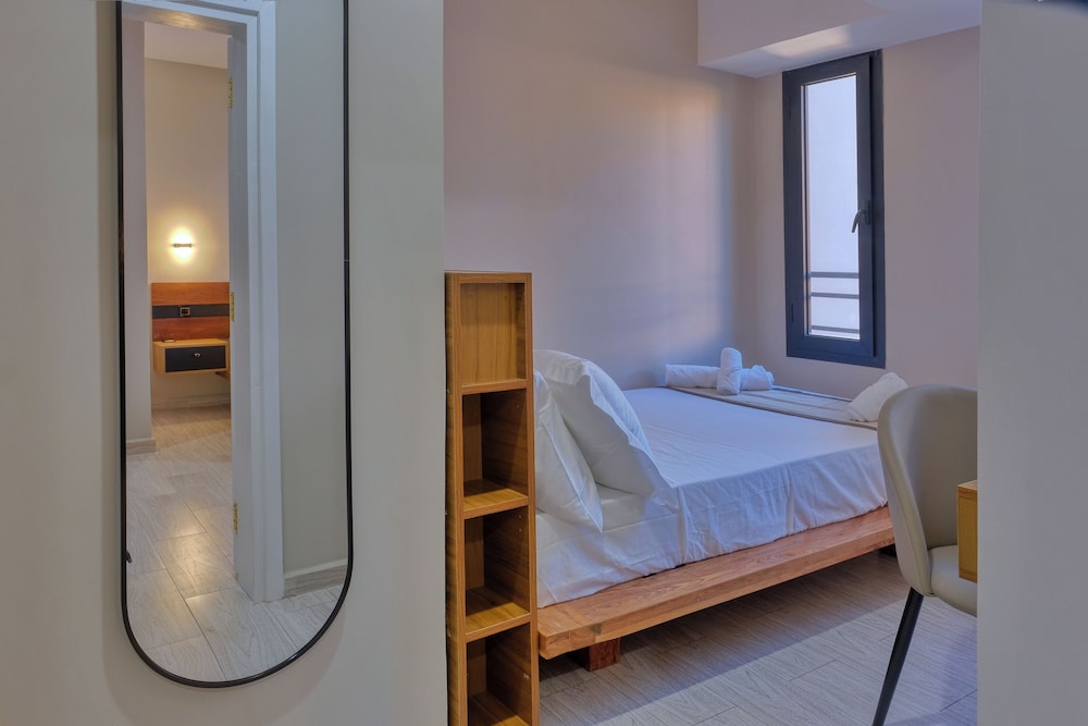 Comfort Triple Room, City View photo 2