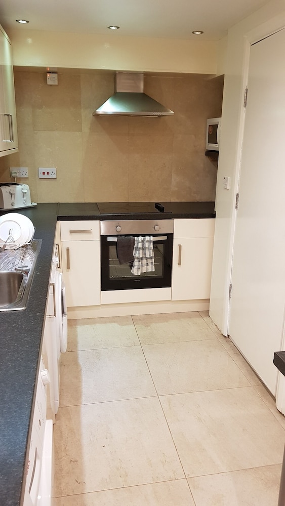 Family Room, Ensuite photo 2