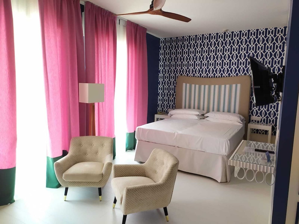 Studio Suite, Partial Sea View - Photo 2