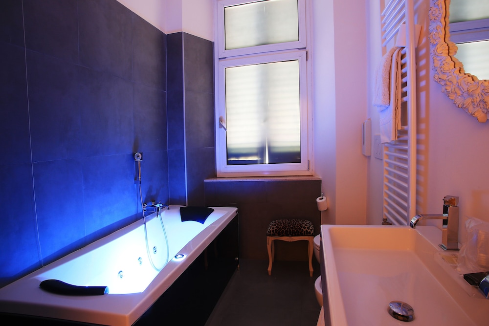 Junior Suite, Jetted Tub - Photo 51