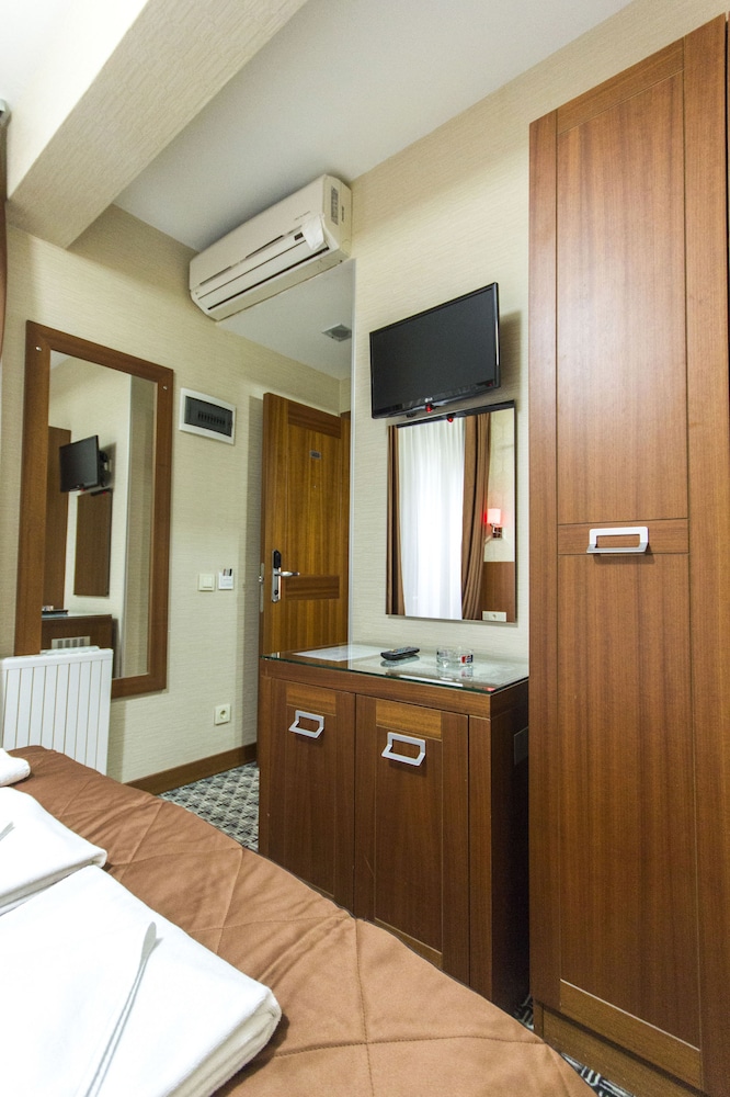 Standard Room photo 3