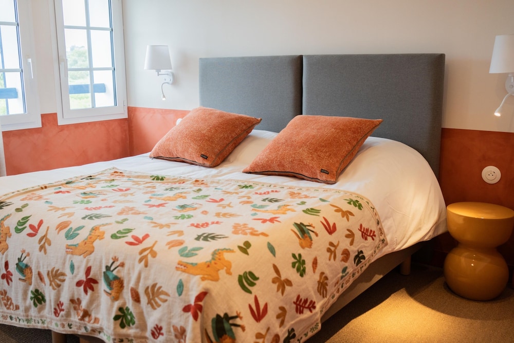 Standard Double Room, Ensuite, Garden View