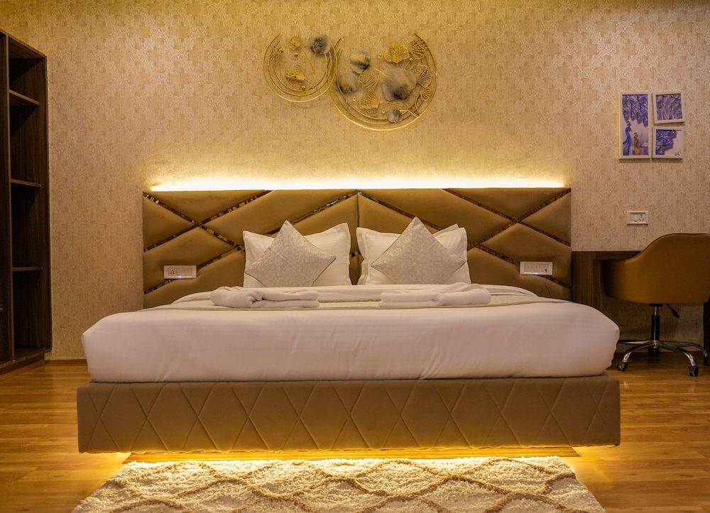 Premium Room - Photo 15
