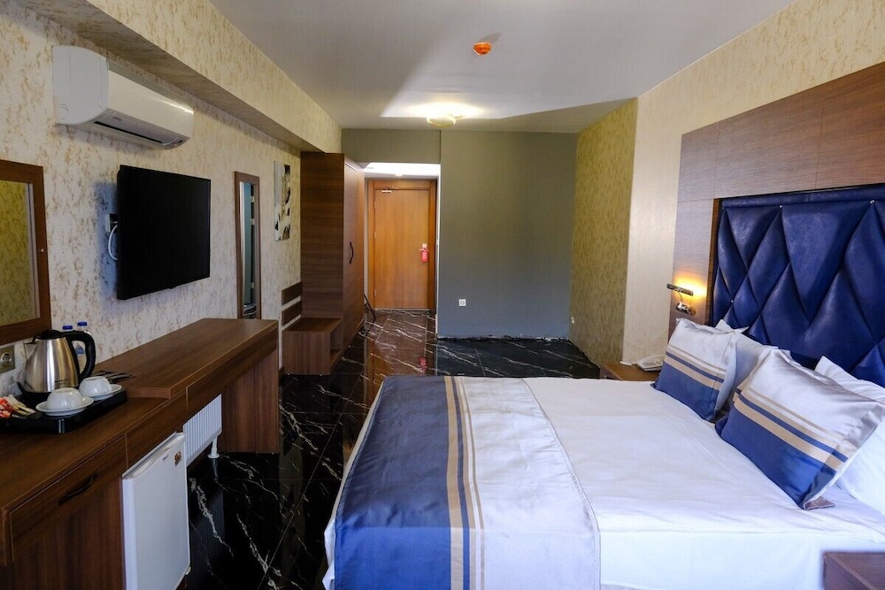 Standard Double Room Single Use, 1 Queen Bed photo 2