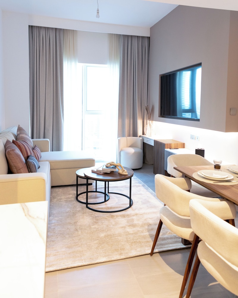Deluxe Apartment, 2 Bedrooms, Kitchen, City View photo 2