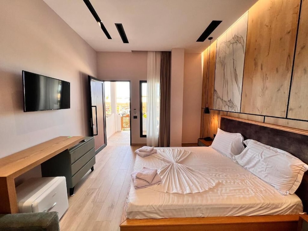 Double Room with Extra Bed and Sea View