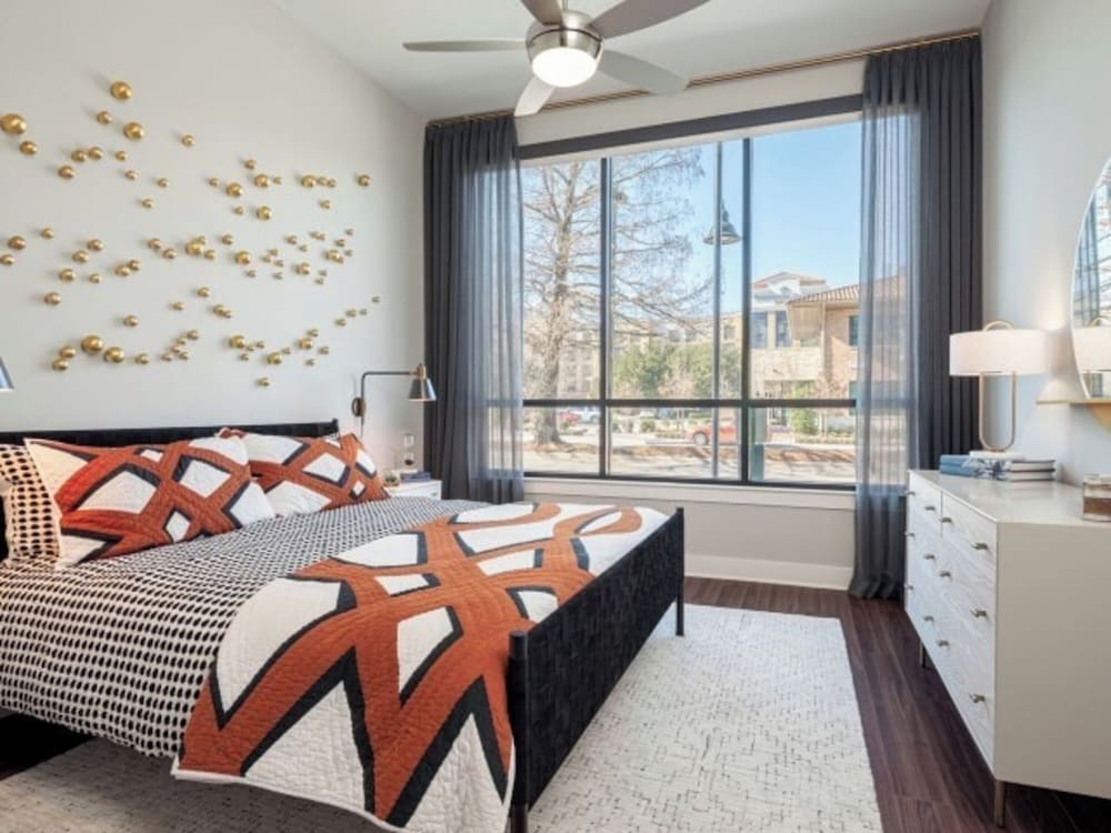 Signature Condo, 2 Bedrooms photo 2