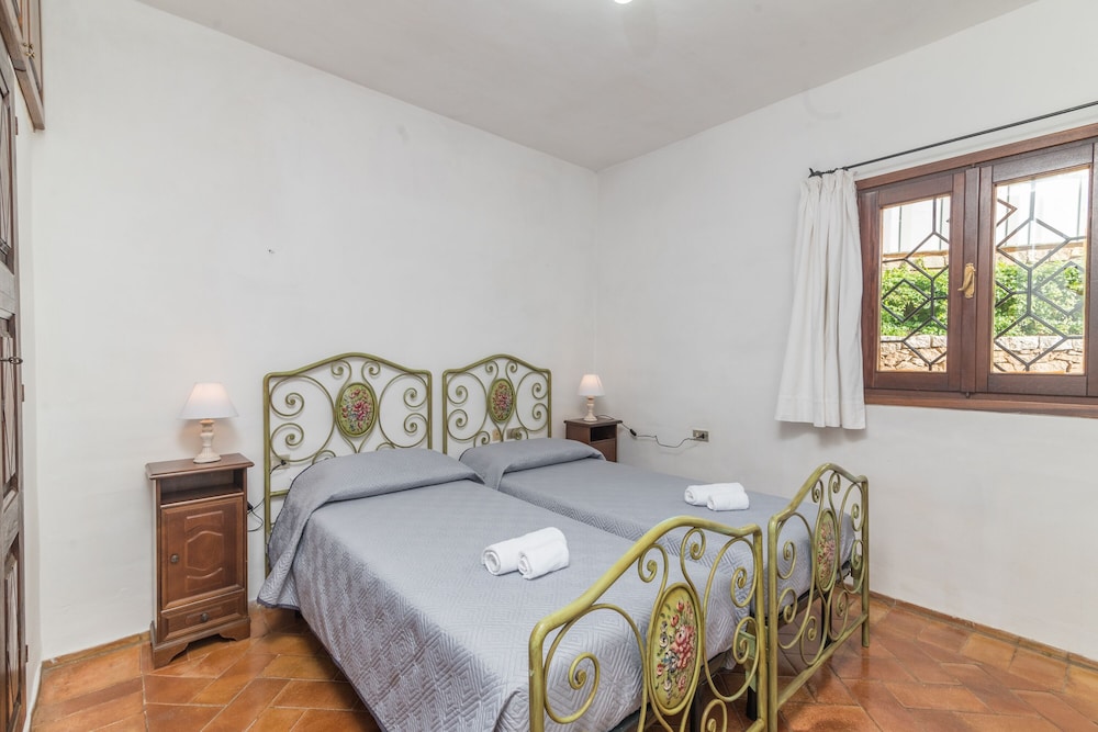 Standard Apartment, 2 Bedrooms, 2 Bathrooms (Alba Rossa Apartment 1.5km From The)