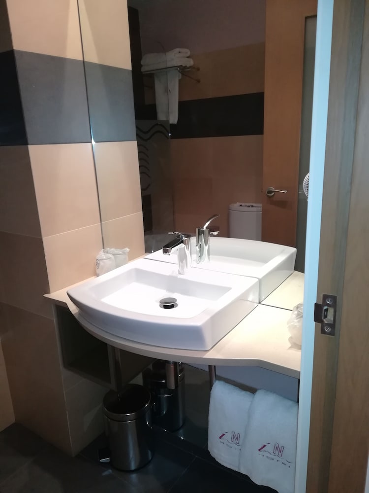 Double or Twin Room photo 3