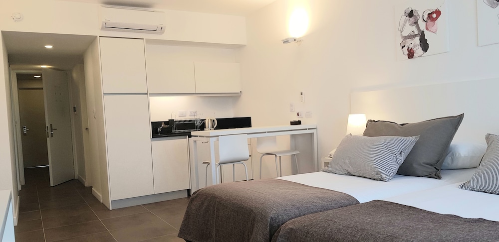 Premium Twin Room photo 2