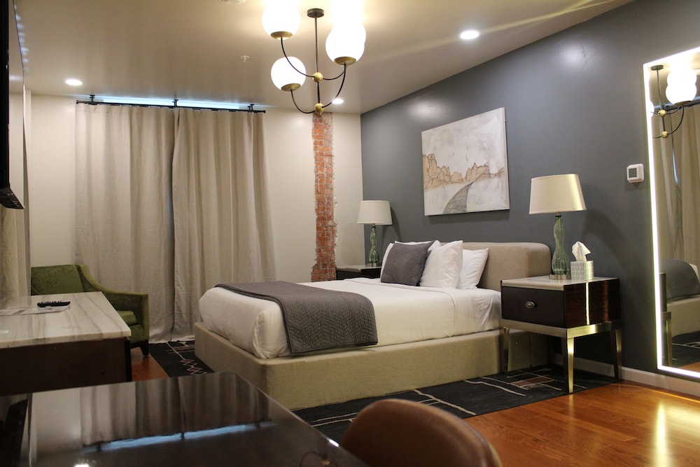 Executive Studio Suite