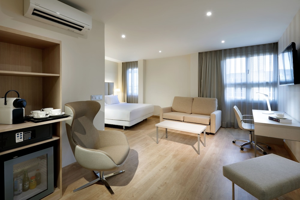 Junior Suite, City View - Photo 1