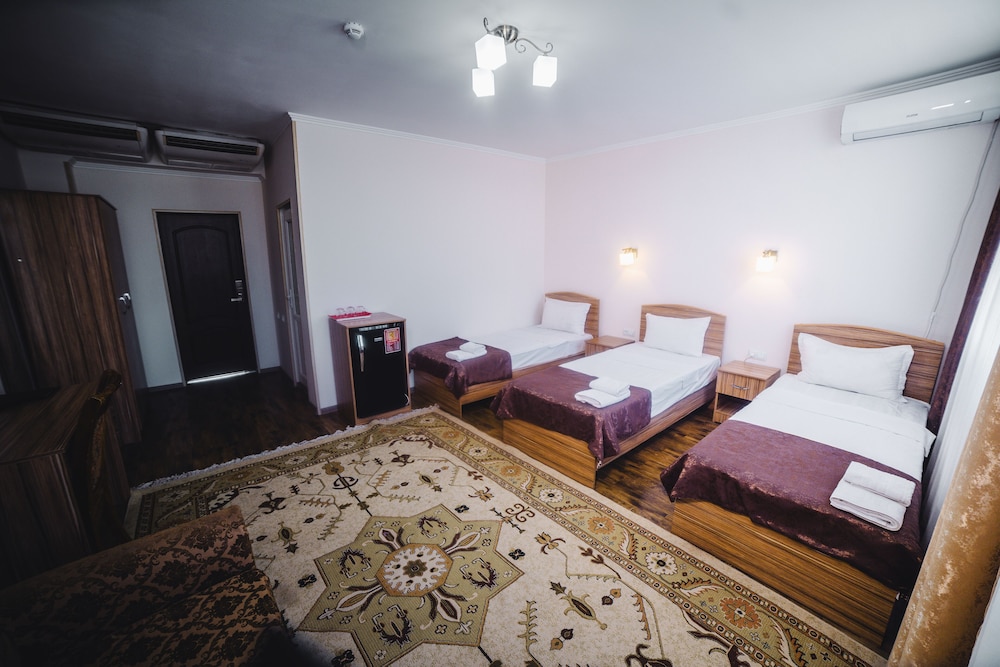 Standard Triple Room photo 2