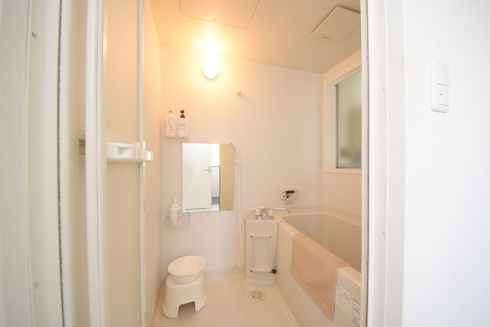 Basic Double Room, Multiple Beds, Non Smoking, Mezzanine photo 2