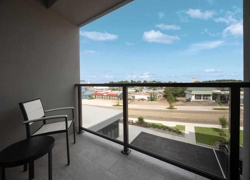 Studio, 1 King Bed with Sofa bed, Non Smoking, Balcony