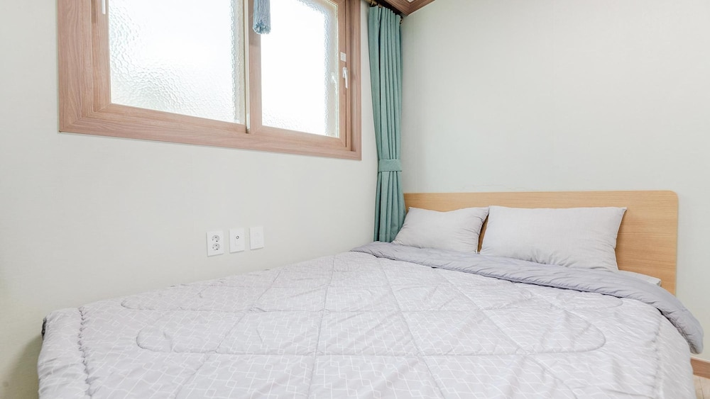 Basic Room, 1 Bedroom (B102) - Photo 6