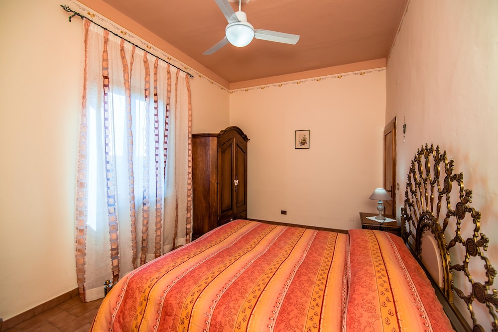 Quadruple Room (Melograno) photo 2