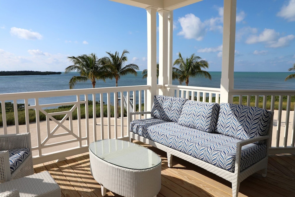 Room, 2 Bedrooms, Balcony, Oceanfront (two Kings)