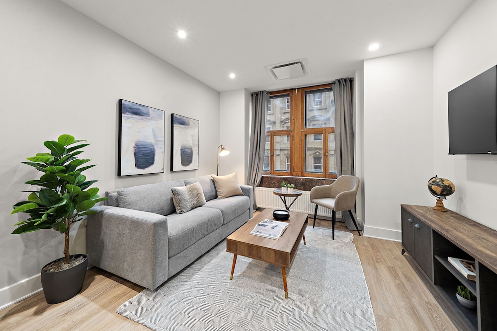 Comfort Apartment, City View