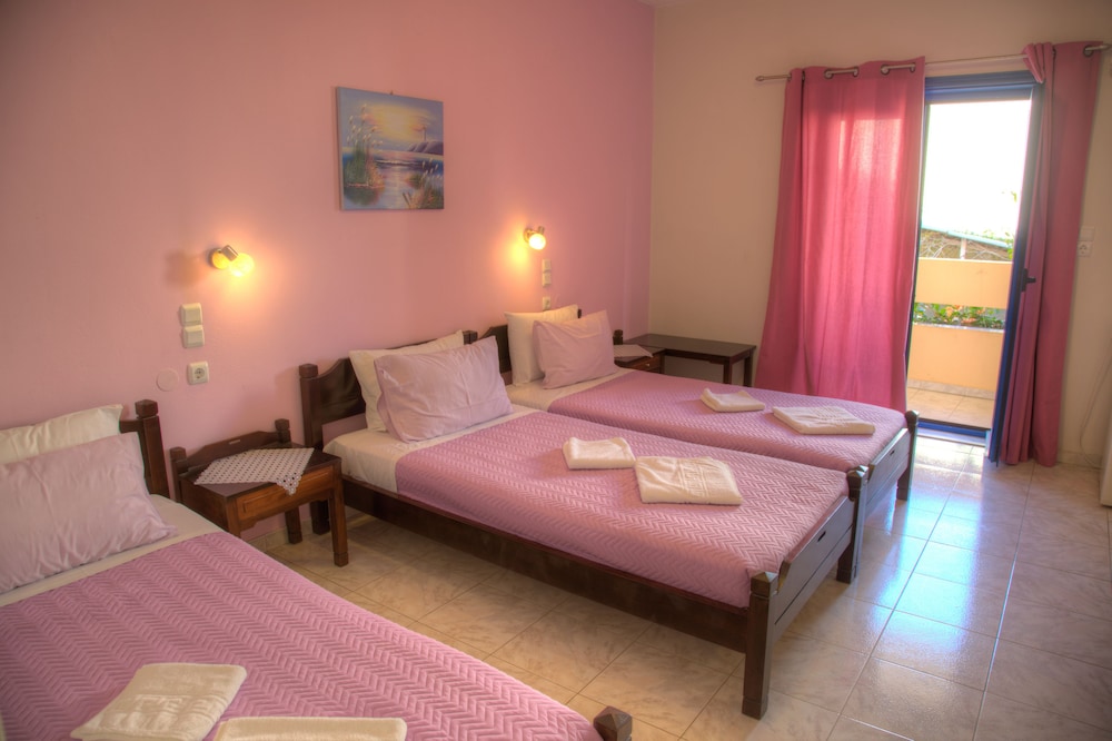 Basic Triple Room, 3 Twin Beds photo 1