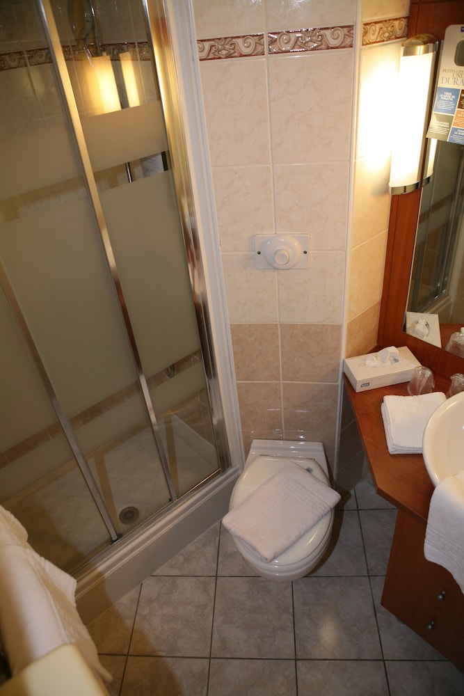 Standard Room, 2 Twin Beds - Photo 2