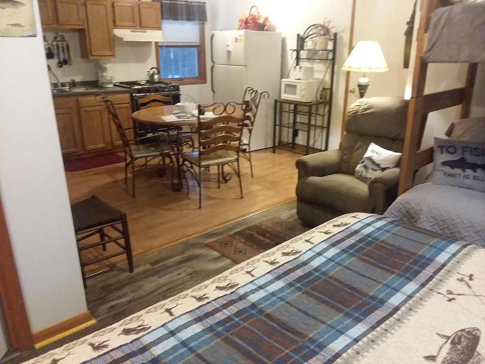 Cabin 2 Unit 3 photo 1