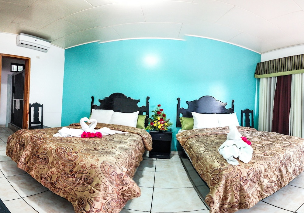 Standard Double Room, 2 Queen Beds