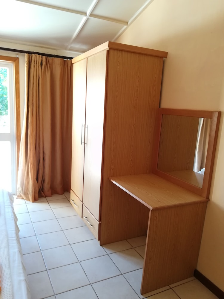 Classic Villa, 4 Bedrooms photo 3