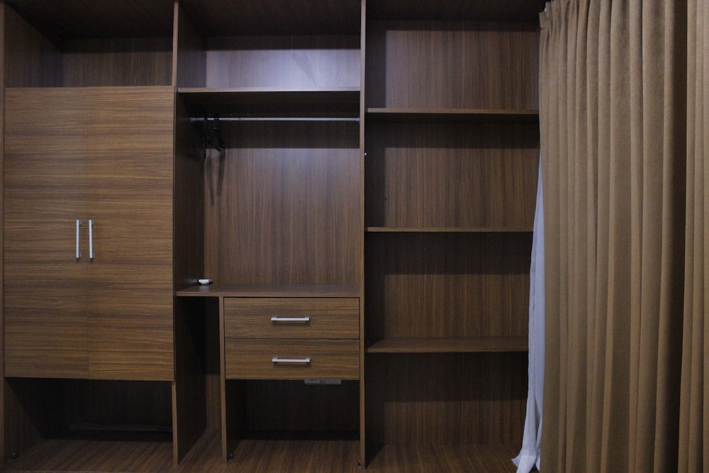 Room - Photo 16