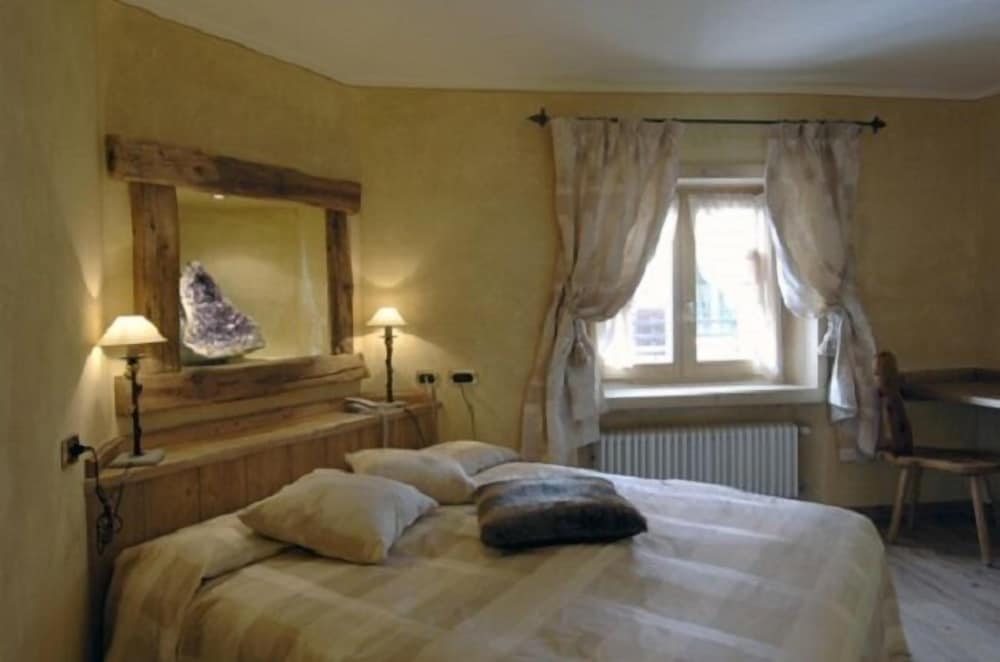 Family Room, 2 Bedrooms photo 1