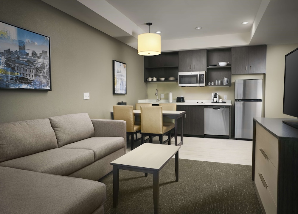 Suite, 1 King Bed, Non Smoking, Kitchen (Walk-in Shower,Sofabed,Full Kitchen) - Photo 3