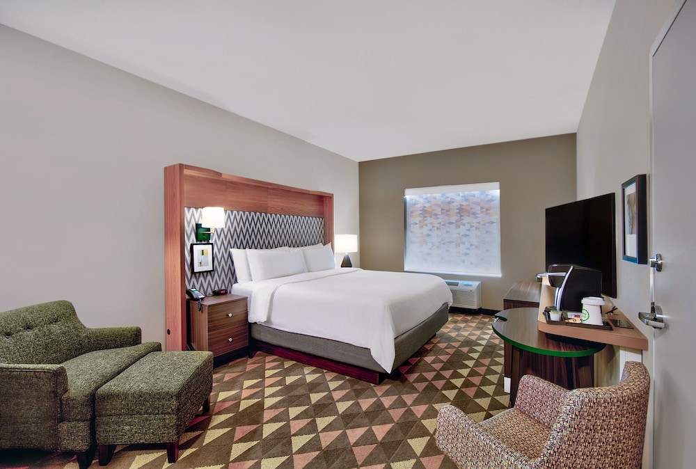 Standard Room, 1 King Bed, Accessible (Communications) - Photo 3
