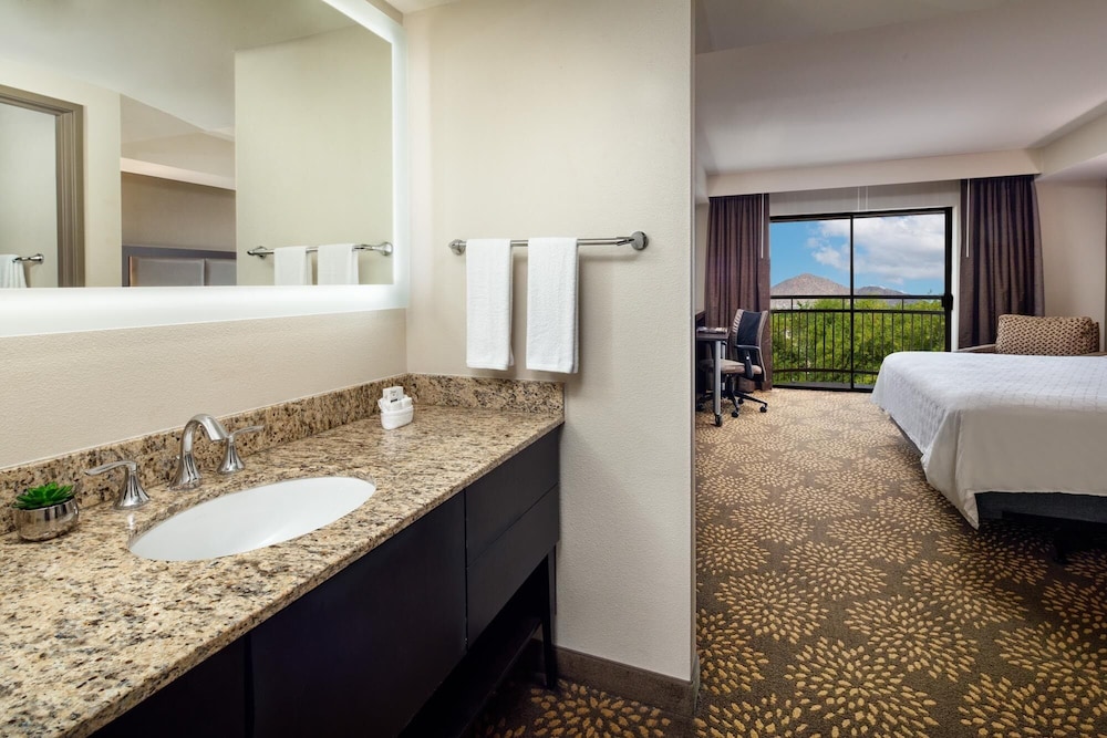 Suite, 1 Bedroom, Roll-in Shower (Mobility) - Photo 8