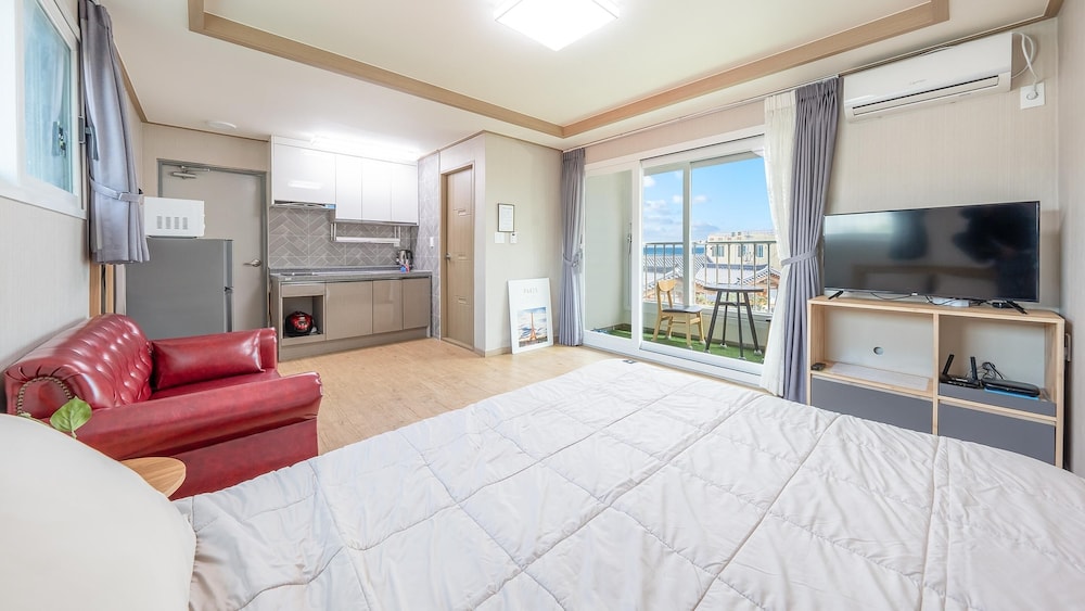 Basic Room, 1 Bedroom (301) - Photo 3