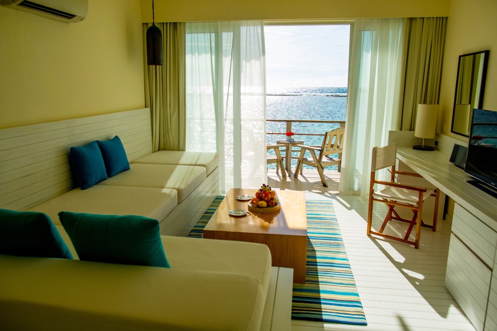 Villa, 1 King Bed, Sea View, Overwater - Photo 12