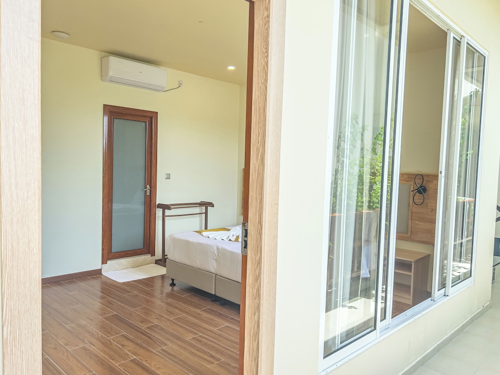 Deluxe Double or Twin Room, Pool View