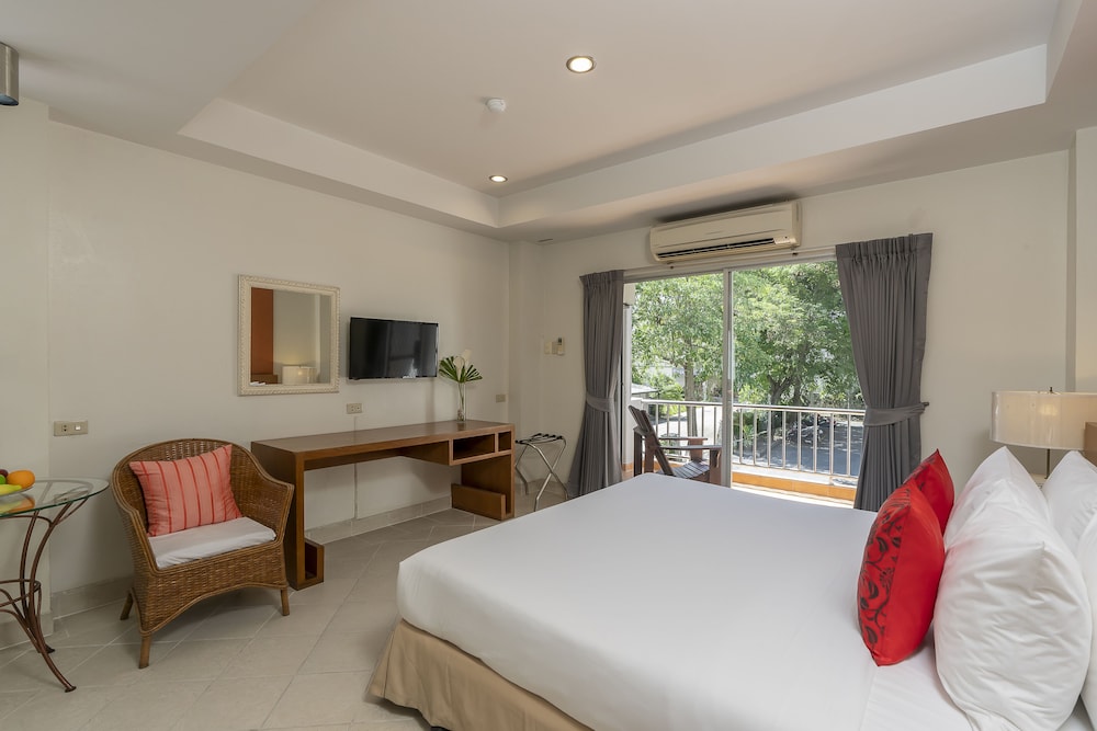Deluxe Room - Photo 8