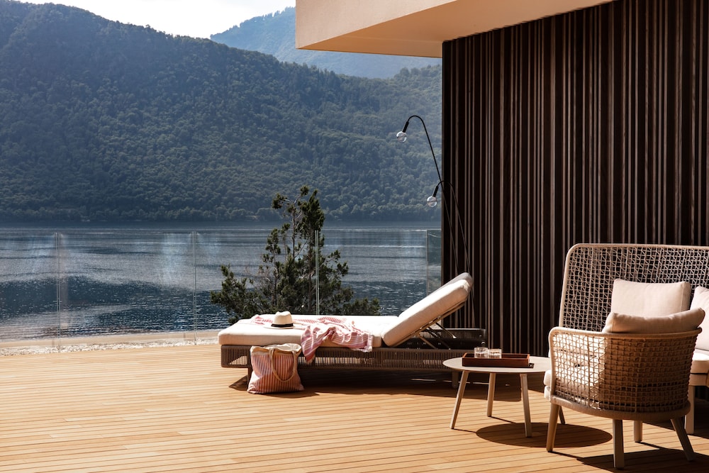 Luxury Penthouse, Jetted Tub, Lake View photo 2