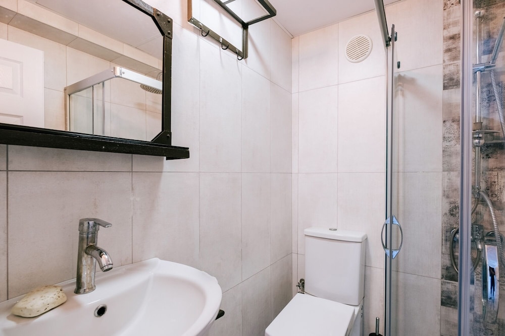 Economy Triple Room, Multiple Beds, Non Smoking, Vineyard View photo 2