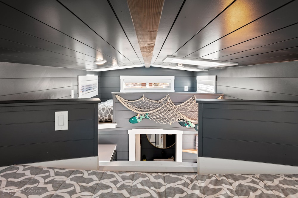 Economy Cabin
