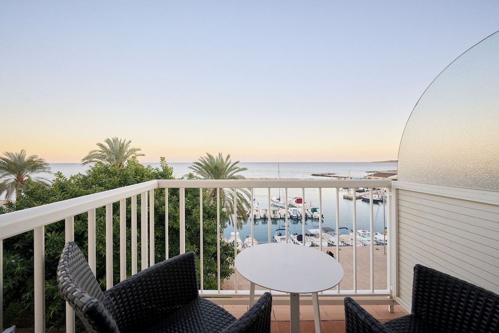 Junior Suite, Sea View (Single Use) - Photo 4