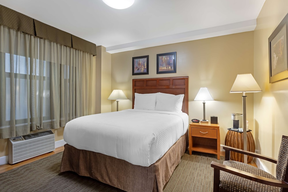 Standard Room, 1 Queen Bed, Accessible, Non Smoking